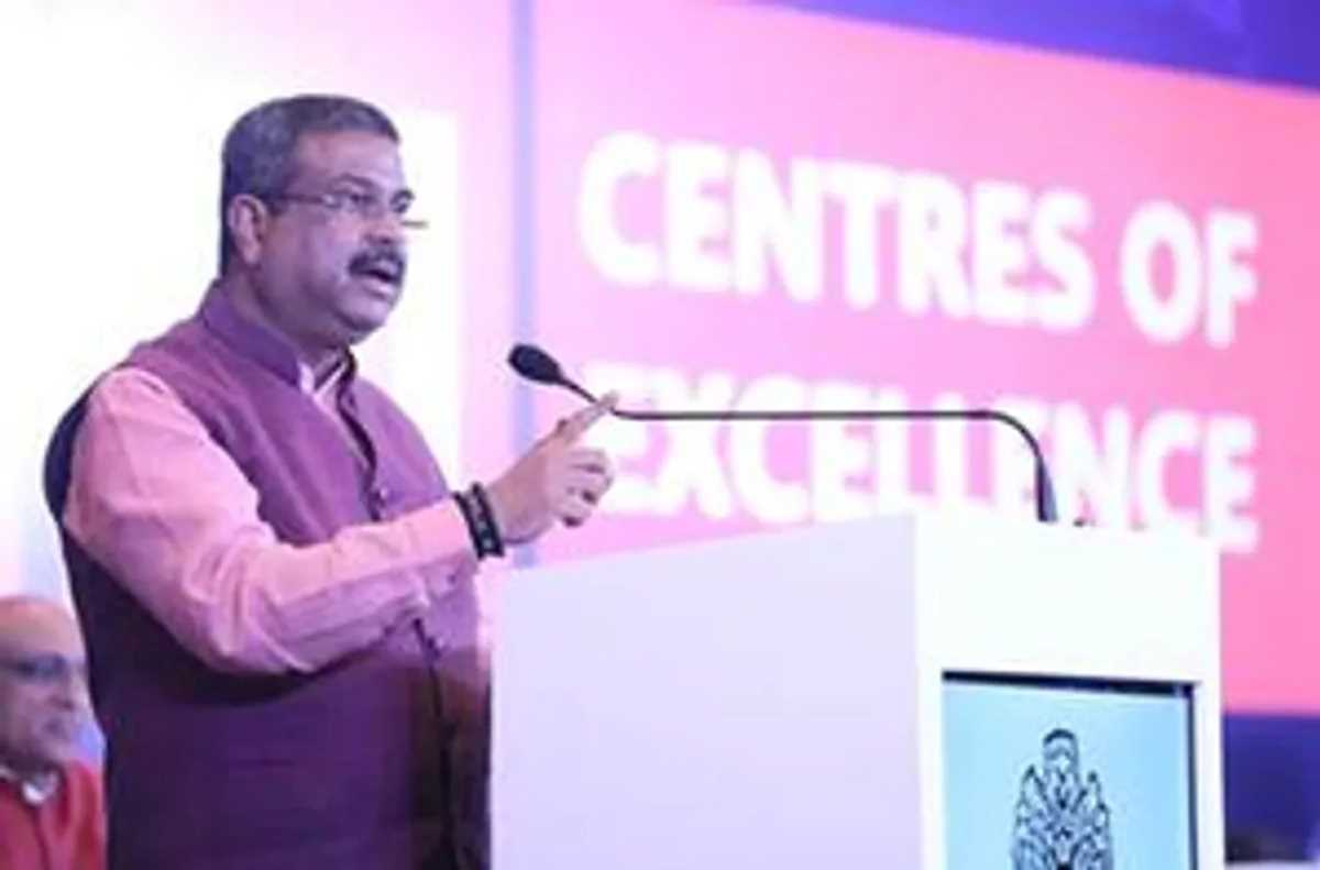 केंद्र सरकार ने स्वास्थ्य, कृषि और सस्टेनेबल शहरों में एआई के लिए 3 सेंटर ऑफ एक्सीलेंस का किया ऐलान